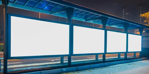 علامة لوحة الإعلانات